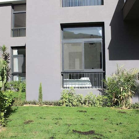 דירות Stunning 2 Bdr Apt With Garden In Cairo Festival City מראה חיצוני תמונה